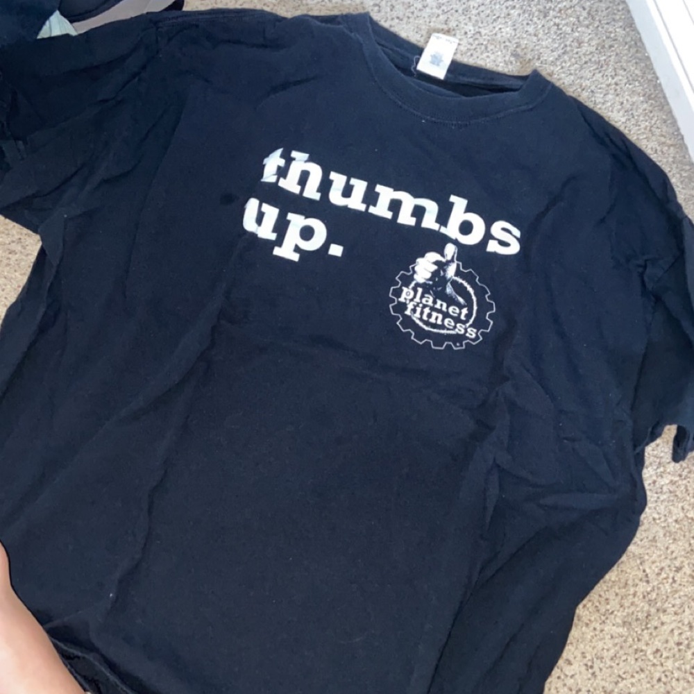 black planet fitness thumbs up t-shirt